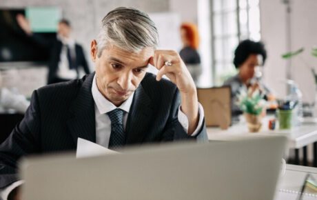 MEC restringe credenciamento de novas faculdades EAD