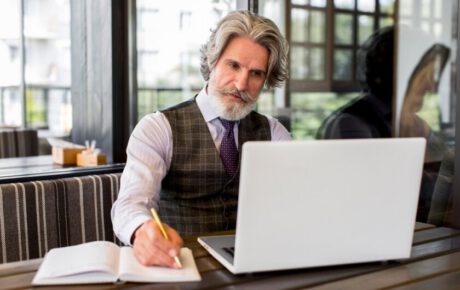 Agilizando processos com um sistema especializado em educação