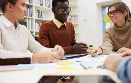 Conselho de Classe no Ensino Privado: Estratégia Pedagógica ou Burocracia Desnecessária?